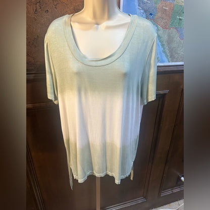 NWOT SIZE S WILL FIT UP TO A L POL Green and White Gradient Short Sleeve Tee