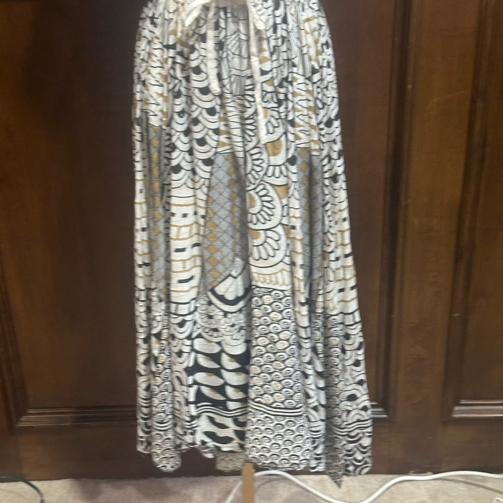 NWT SIZE OS Elegant Black and Cream Patterned Midi Skirt