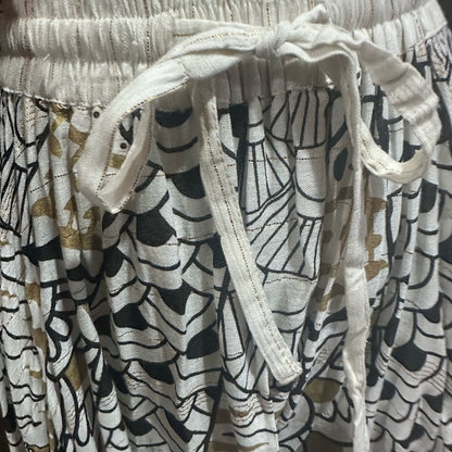 NWT SIZE OS Elegant Black and Cream Patterned Midi Skirt