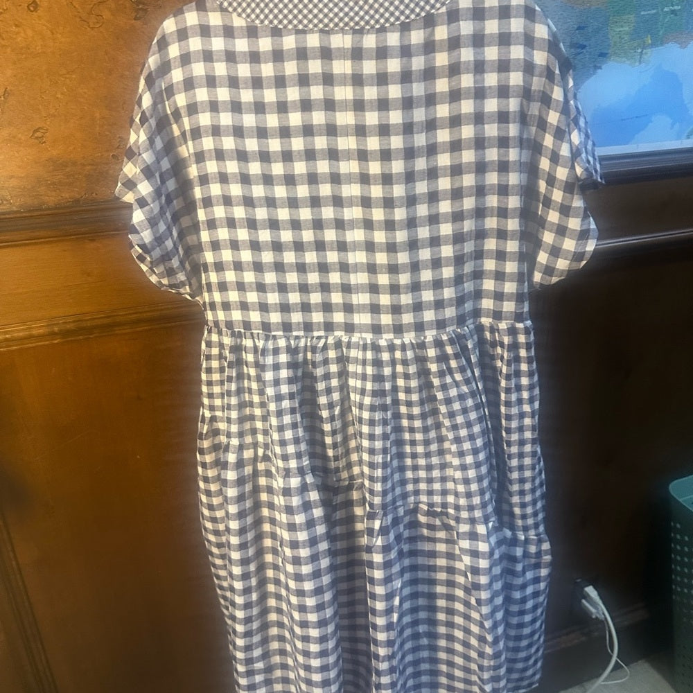 NWT SIZE M WILL FIT UP TO A L Anthropologie Navy and White Checkered Midi Dress