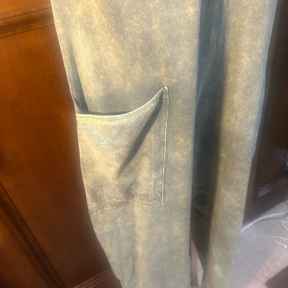 NWOT SIZE S/M will fit up to an XL Zenana Outfitters Green Cropped Jumpsuit