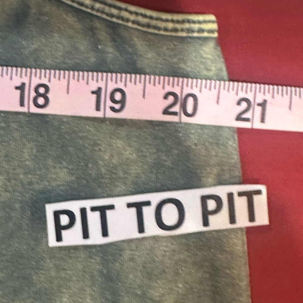 NWOT SIZE S/M will fit up to an XL Zenana Outfitters Green Cropped Jumpsuit