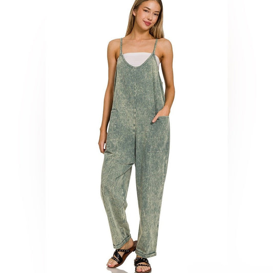 NWOT SIZE S/M will fit up to an XL Zenana Outfitters Green Cropped Jumpsuit