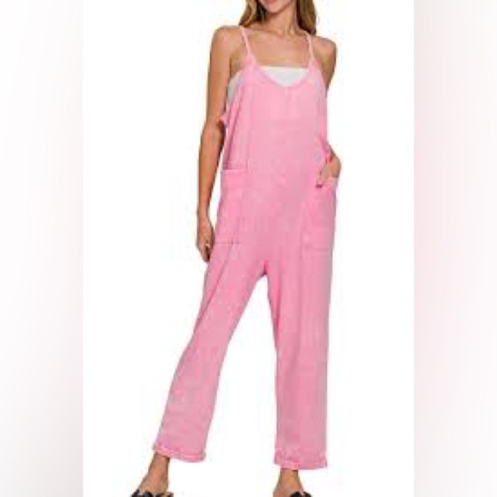 NWOT SIZE S/M will fit up to XL Zenana Outfitters Pink Cropped Jumpsuit