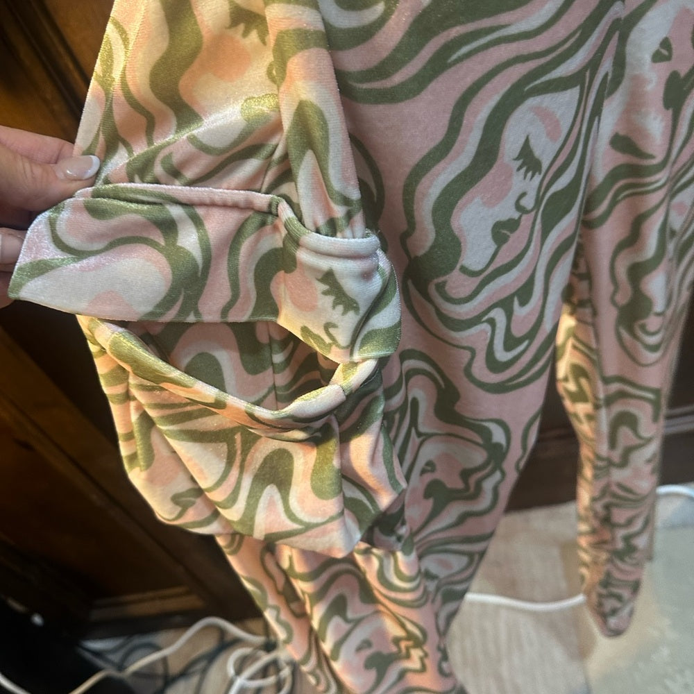 NWOT SIZE M Stylish Women's Swirl Pattern Pants