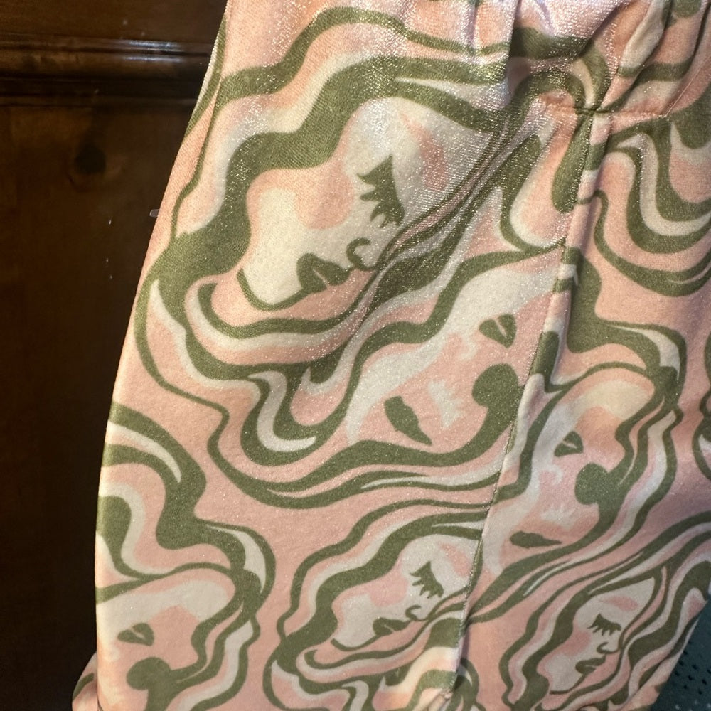 NWOT SIZE M Stylish Women's Swirl Pattern Pants