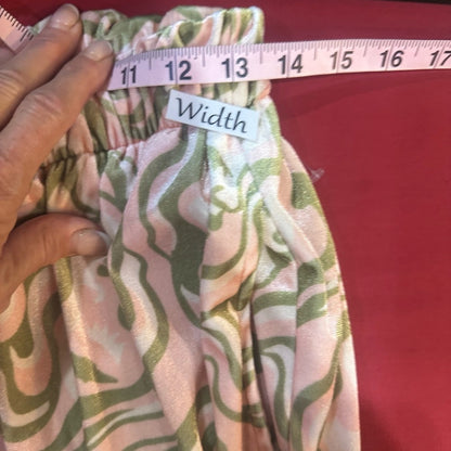 NWOT SIZE M Stylish Women's Swirl Pattern Pants