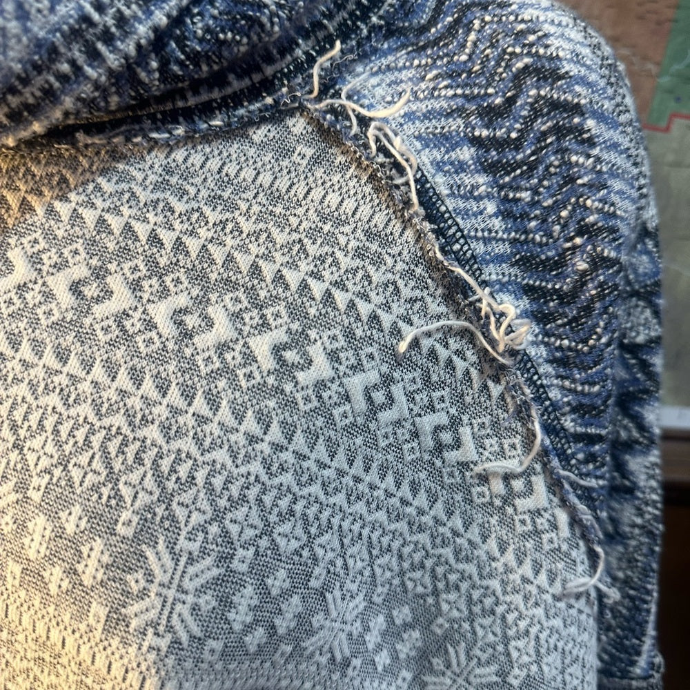 SIZE S WILL FIT UP TO AN XL We The Free Black and White Patterned Sweater