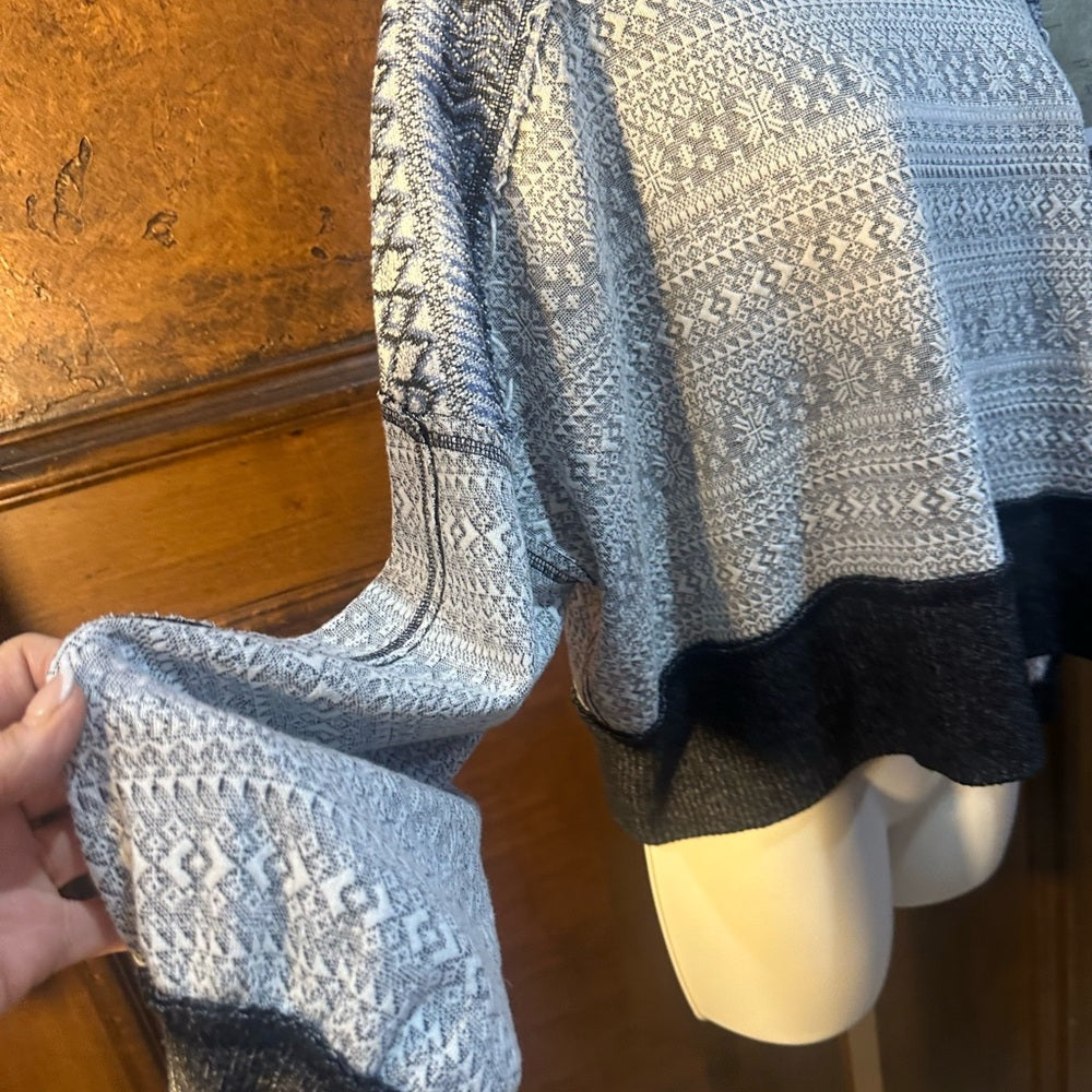 SIZE S WILL FIT UP TO AN XL We The Free Black and White Patterned Sweater