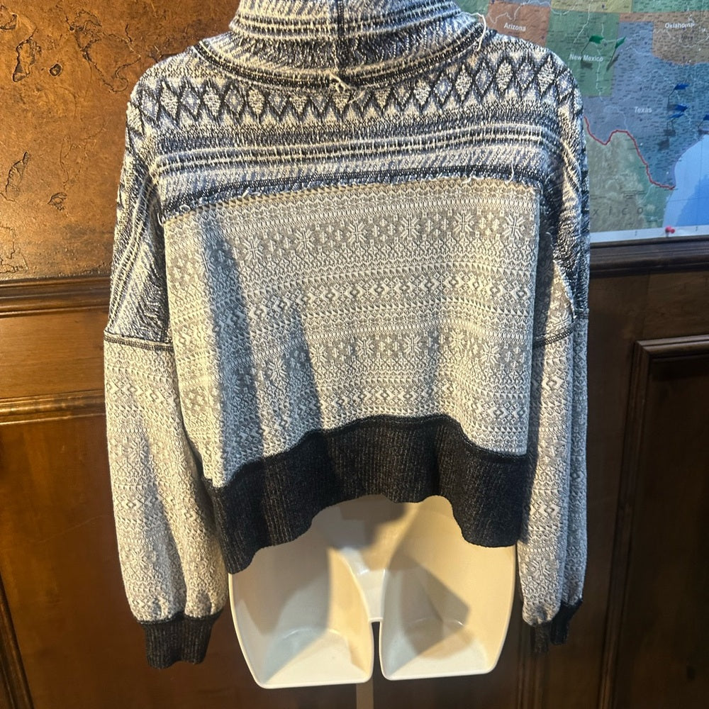 SIZE S WILL FIT UP TO AN XL We The Free Black and White Patterned Sweater