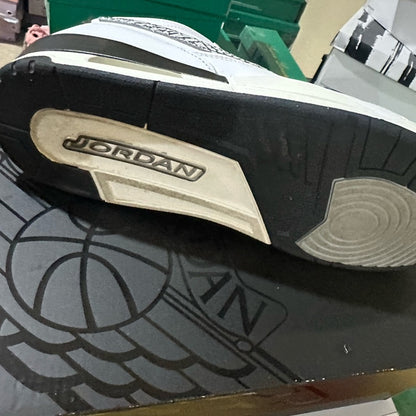 351. NEW SIZE 13 Nike White and Black Sneakers